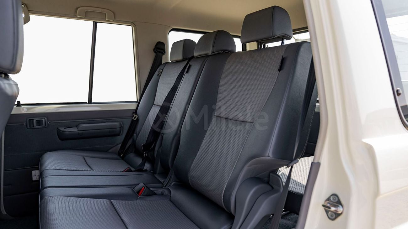 تويوتا لاند كروزر 76 TOYOTA LAND CRUISER 76
