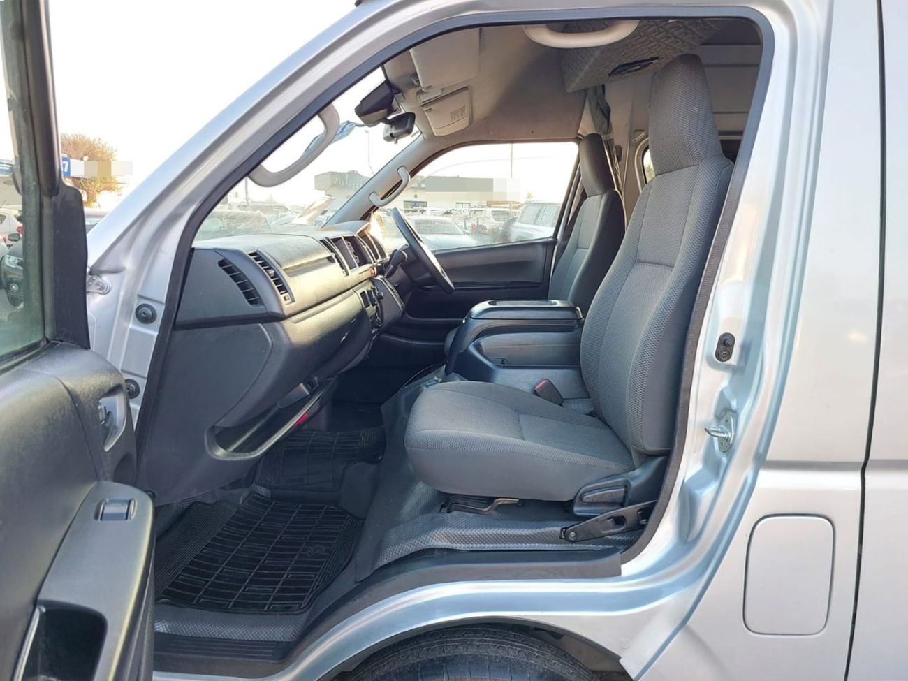 Toyota Hiace TOYOTA HIACE VAN RHD 2023 MODEL 2.8 L DIESEL AUTOMATIC(PM003751)