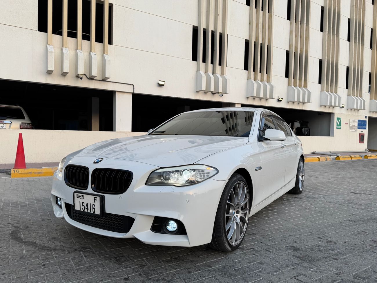 BMW 530i Std 3.0L