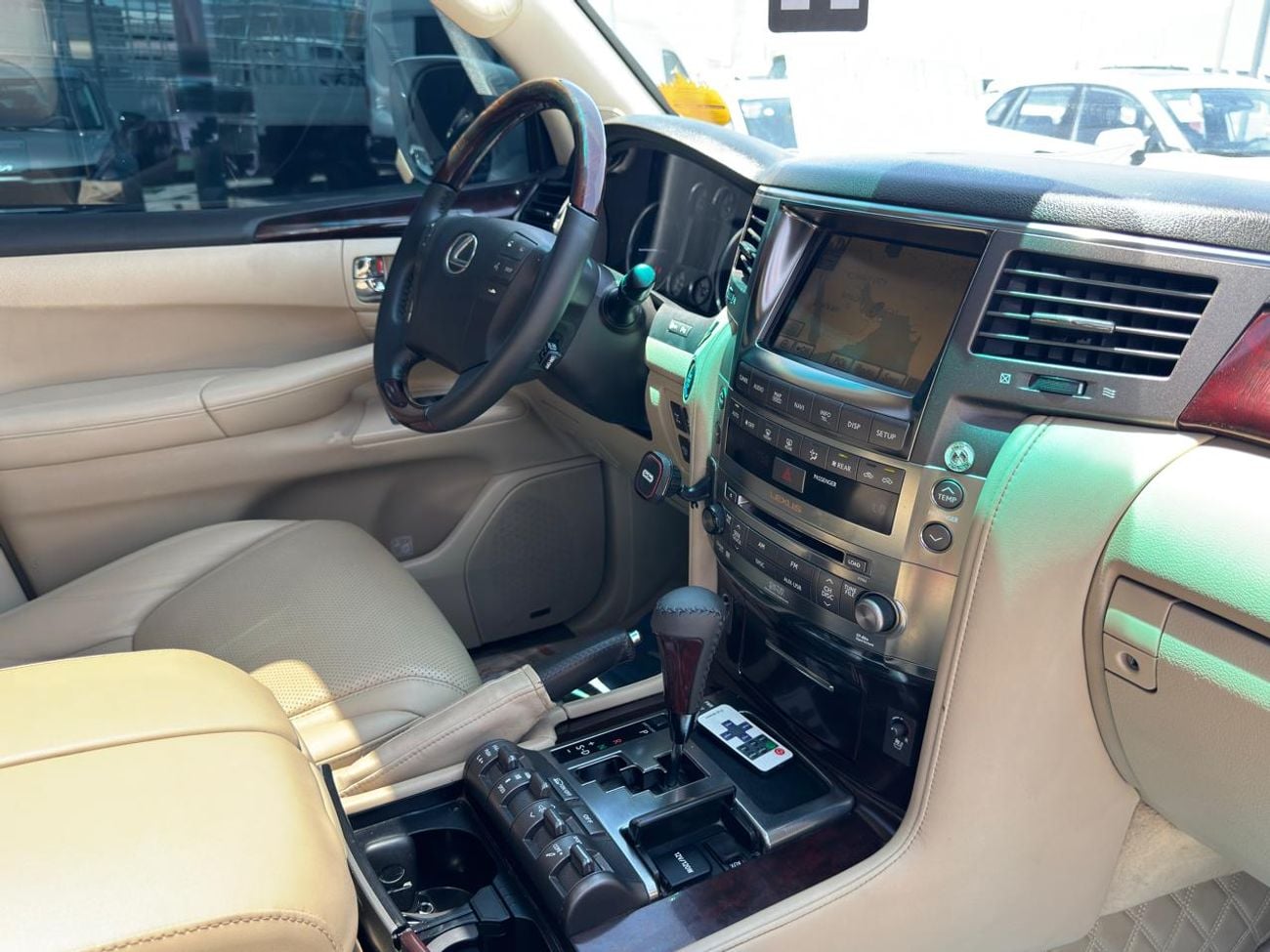 Lexus LX570