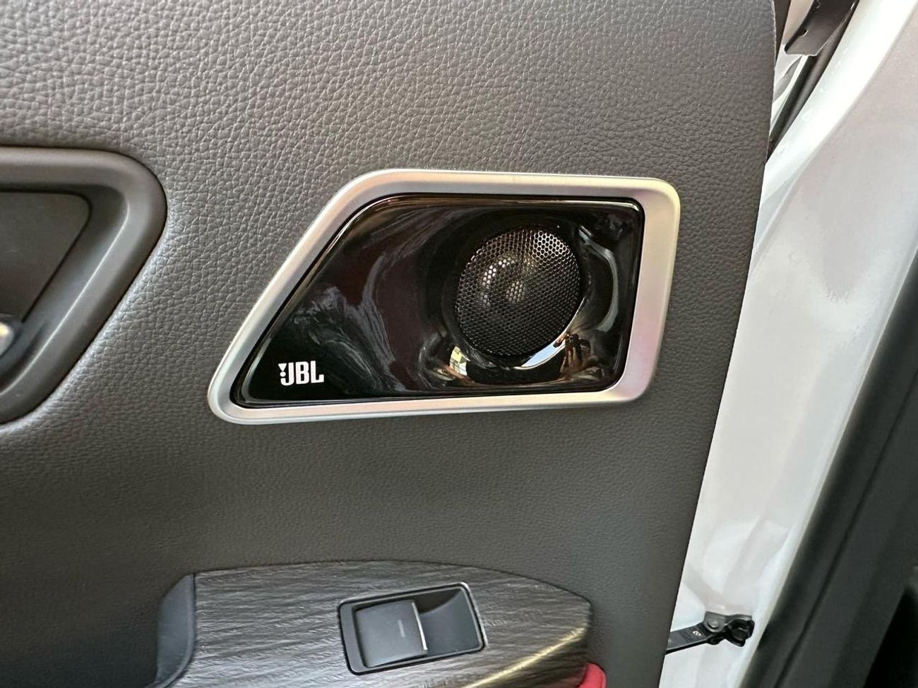 Toyota Land Cruiser VXR 3.5L