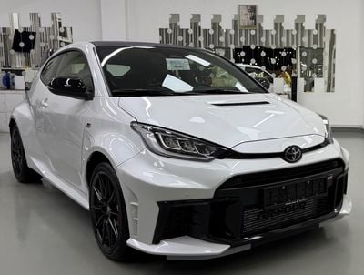 Toyota Yaris GCC .. BRAND NEW .. O km .. GR