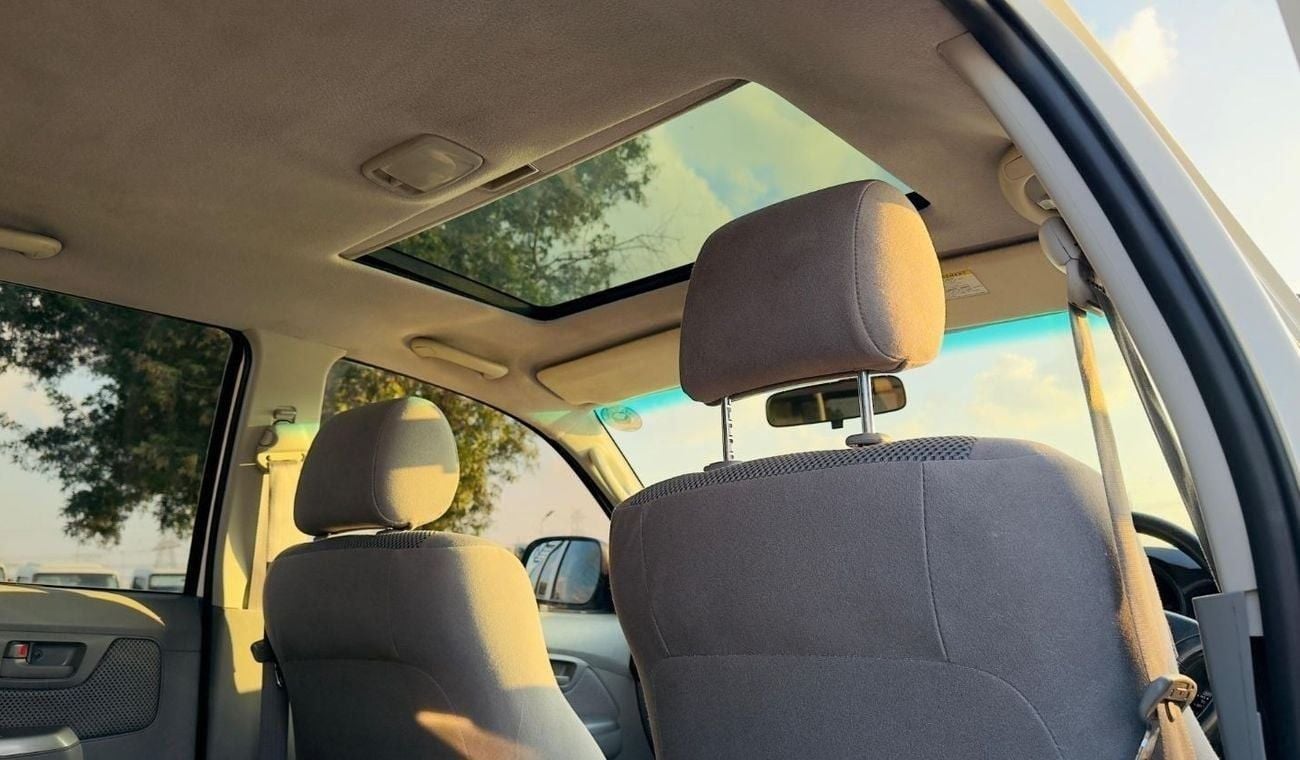 Toyota Hilux AFTER MARKET CANOPY WITH ROOF RACK | RHD | 2011 | 3.0L DIESEL ENGINE | MT | SUNROOF | 4WD