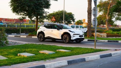 Zeekr X Privilege AWD 2024 Zeekr X Flagship AWD / 66 kWh / Range (420 Km) / 428 Hp / AWR Gcc Warranty