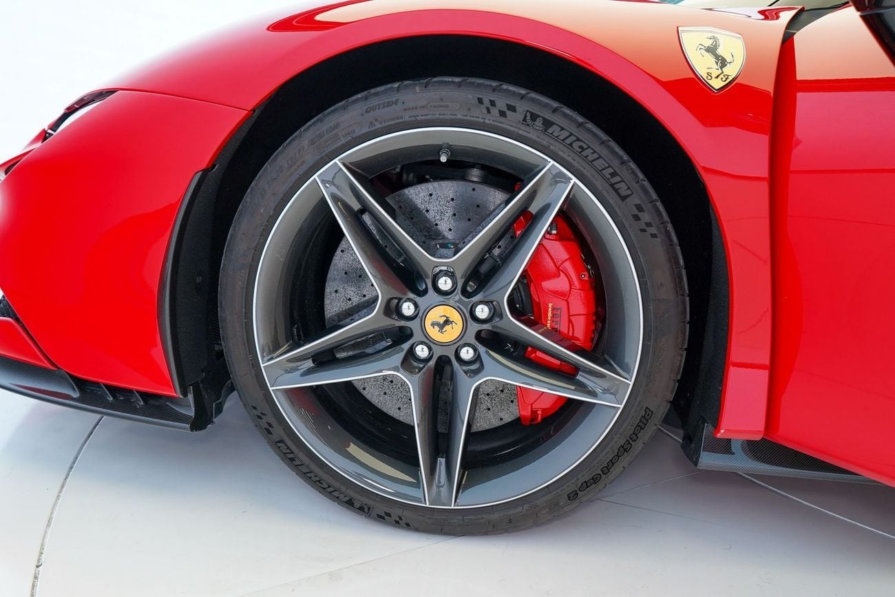 فيراري SF90 ستراديل STRADALE