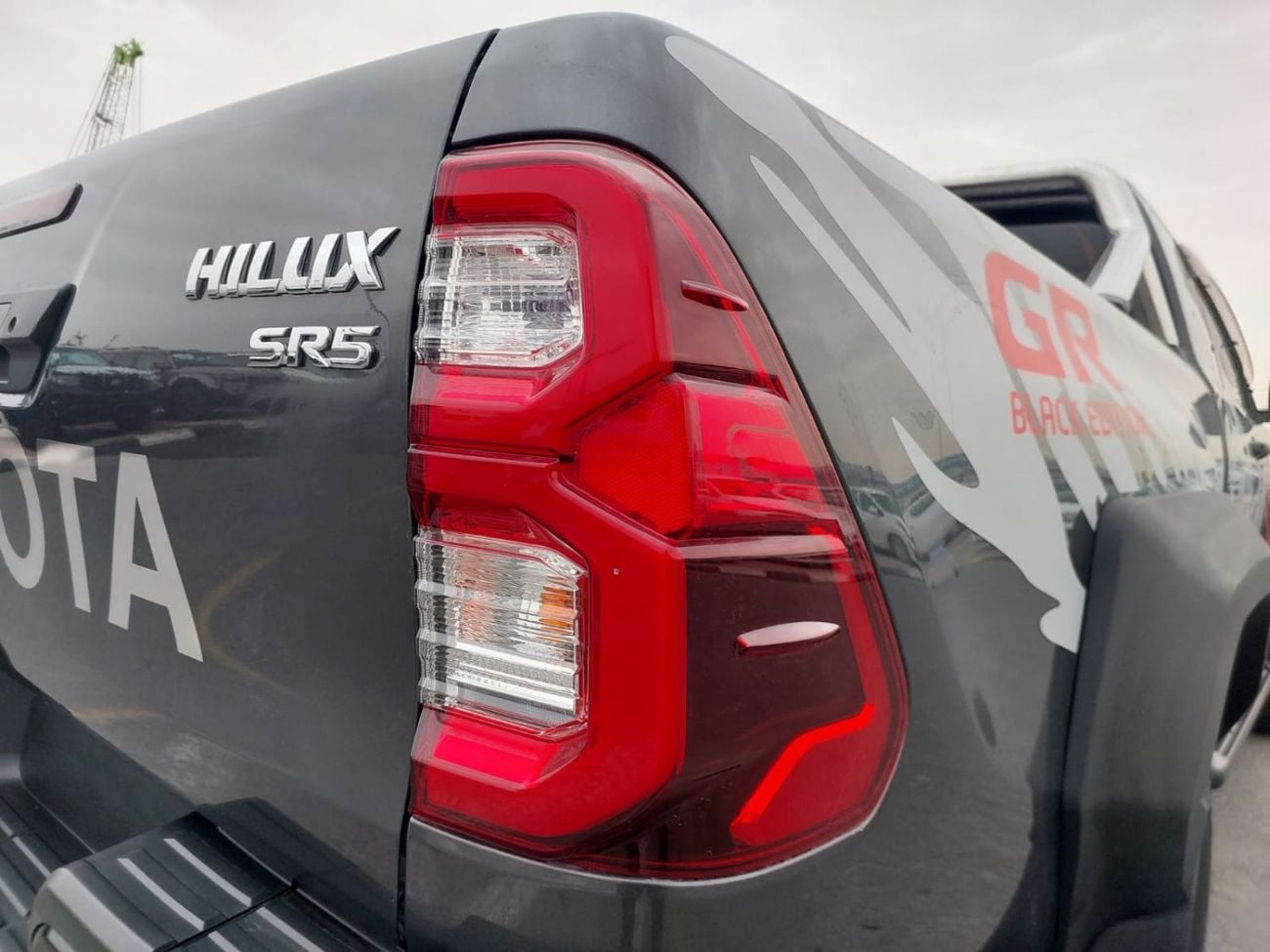 Toyota Hilux TOYOTA HILUX PICKUP RHD 2018 MODEL 2.8 L DIESEL AUTOMATIC(PM63198)