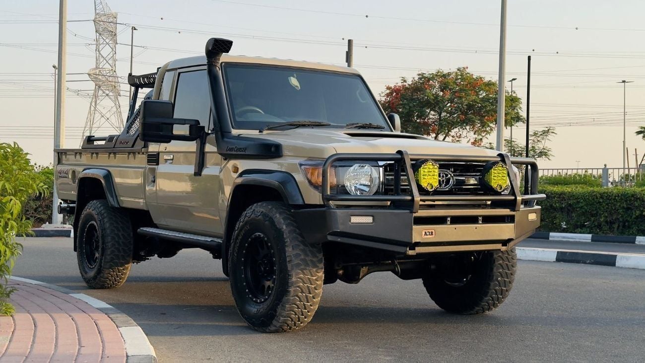Toyota Land Cruiser Pick Up Single Cab | 4.5L Diesel Manual | RHD | ARB Bull Bar, Snorkel & Roof Basket | 4WD