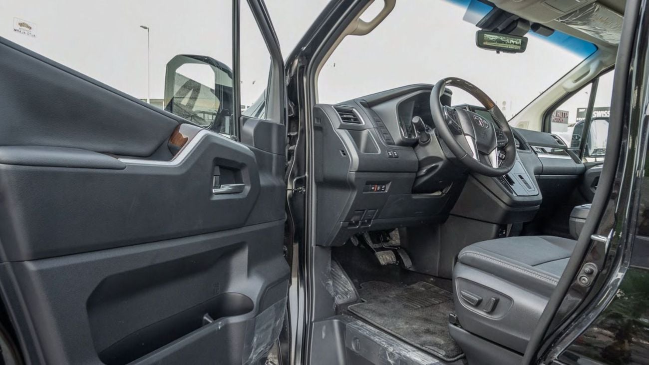 تويوتا جرافينا Toyota Granvia Premium 3.5L 2026