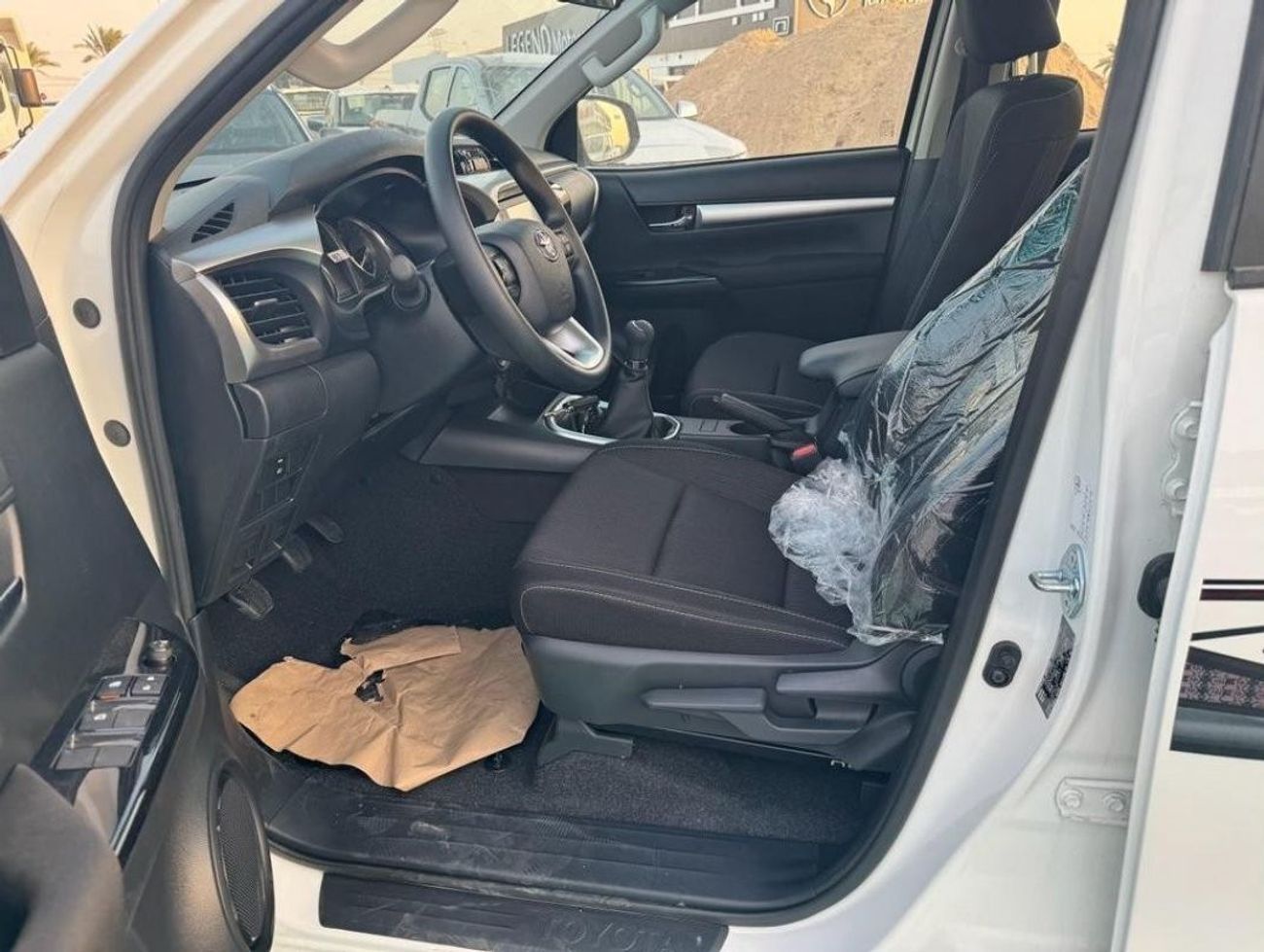 تويوتا هيلوكس TOYOTA HILUX 2.4L 4X4 MANUAL DIGITAL AC 2025 MODEL GCC