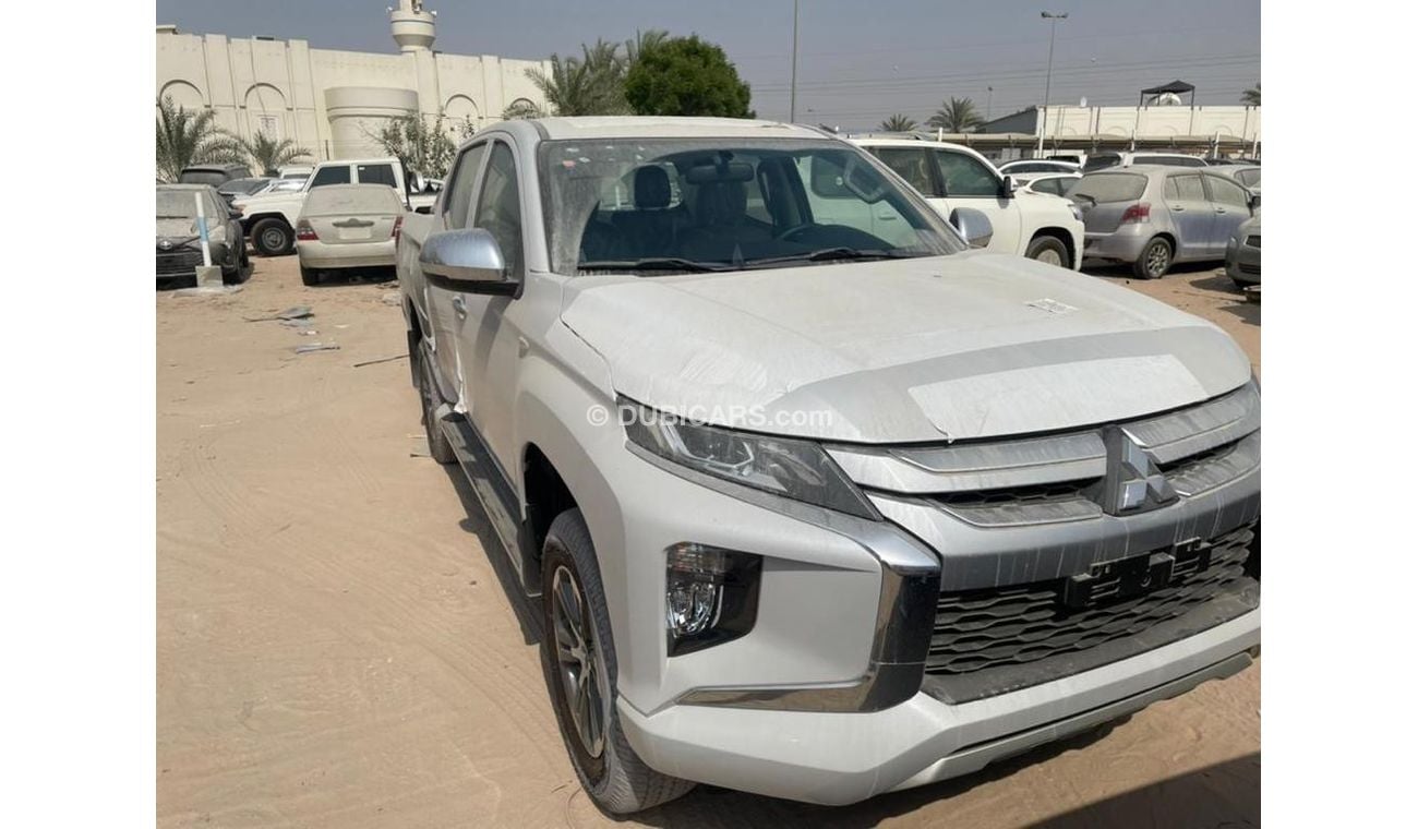 Mitsubishi L200 L200 // model 2021 // diesel engine // manual gear box