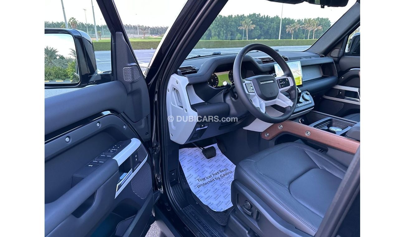 لاند روفر ديفندر DEFENDER P300 110 SE 2024 // GCC (AL TAYER) // CONTRACT SERVICE 65KM // 5 WARRANTY