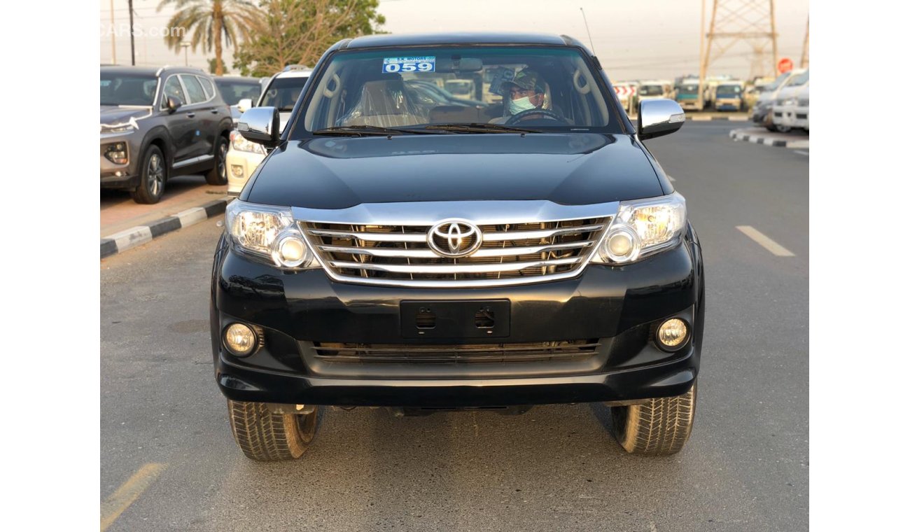 Toyota Fortuner MINT CONDITION-ALLOY RIMS-CLEAN INTERIOR AND EXTERIOR, LOT-650