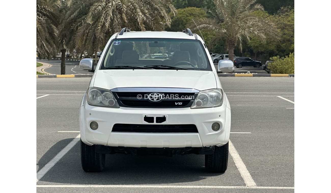 Toyota Fortuner MODEL 2008 GCC CAR PERFECT CONDITION INSIDE AND OUTSIDE FULL OPTION 4 wheel drive
