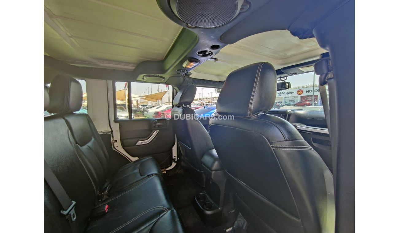 Used Jeep Wrangler 2014 for sale in Sharjah 543586