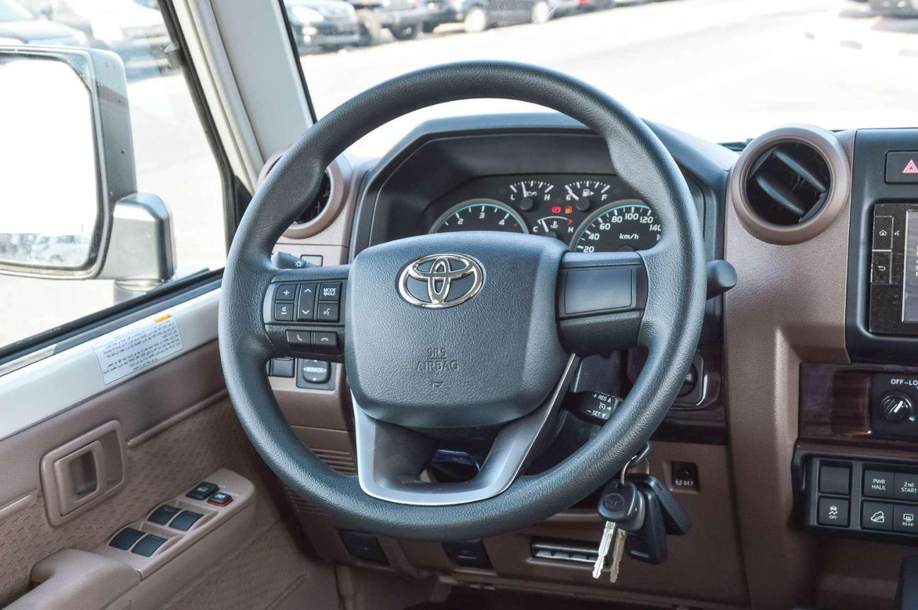 Toyota Land Cruiser 70 TOYOTA LAND CRUISER 76 2.8L 4WD DIESEL AT SUV 2025