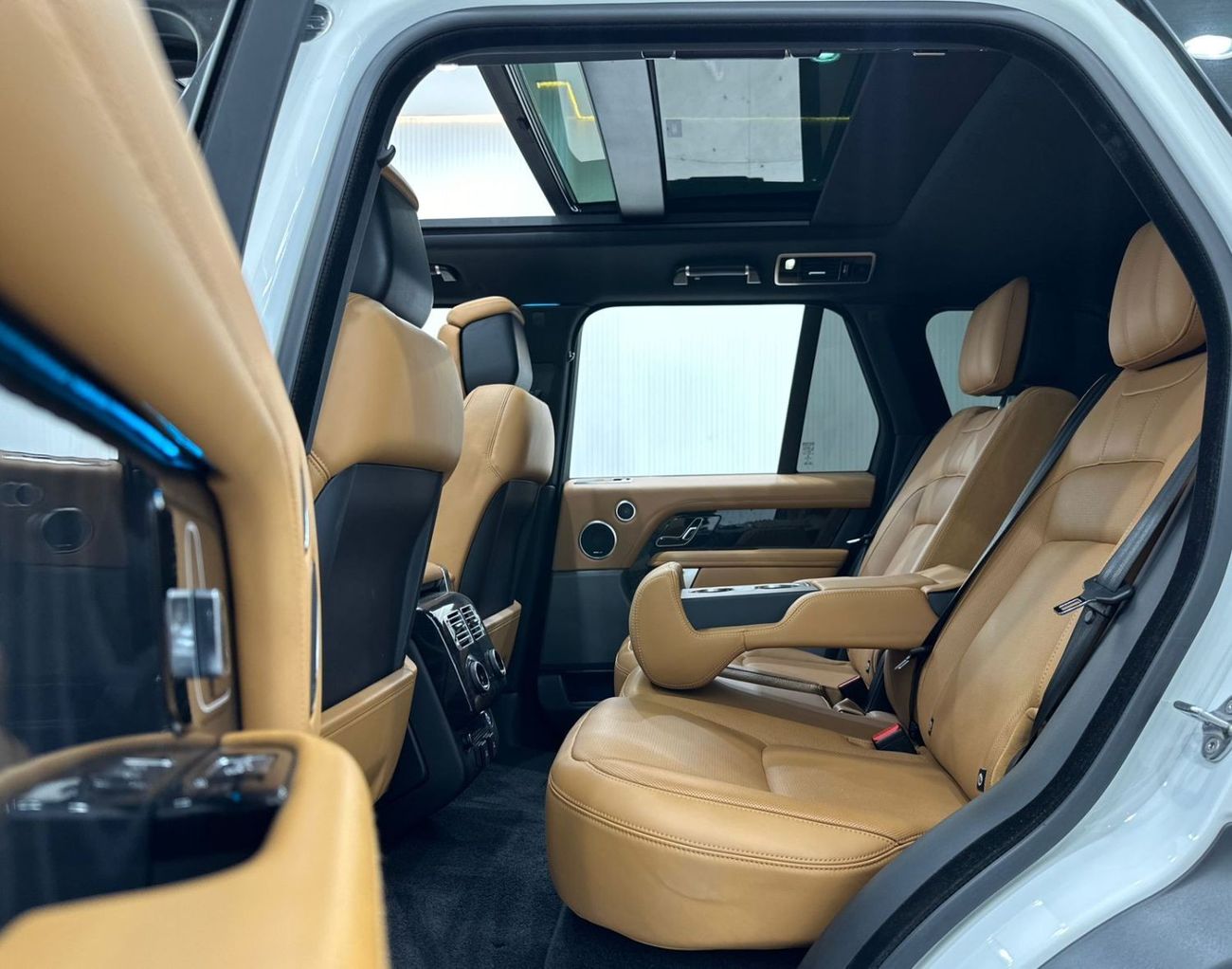 Land Rover Range Rover 2018 Range Rover Vogue SE Supercharged Black Edition, Warranty, Full Range Rover Service History, Fu