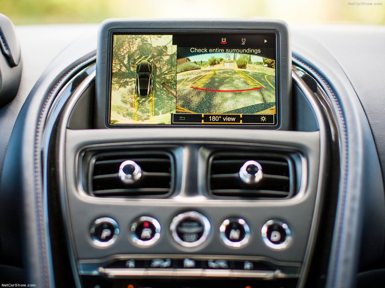 أستون مارتن DB11 interior - Multimedia Screen