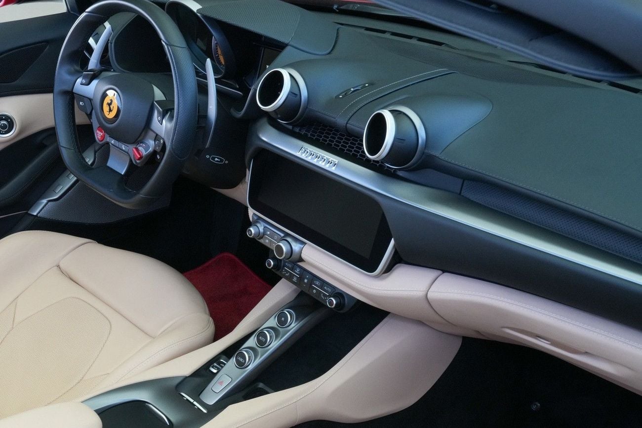فيراري بورتوفينو STD (3.9L · 8 Cyl · Automatic · Petrol · Convertible · Rear Wheel Drive · 4 Seats · 2 Door)