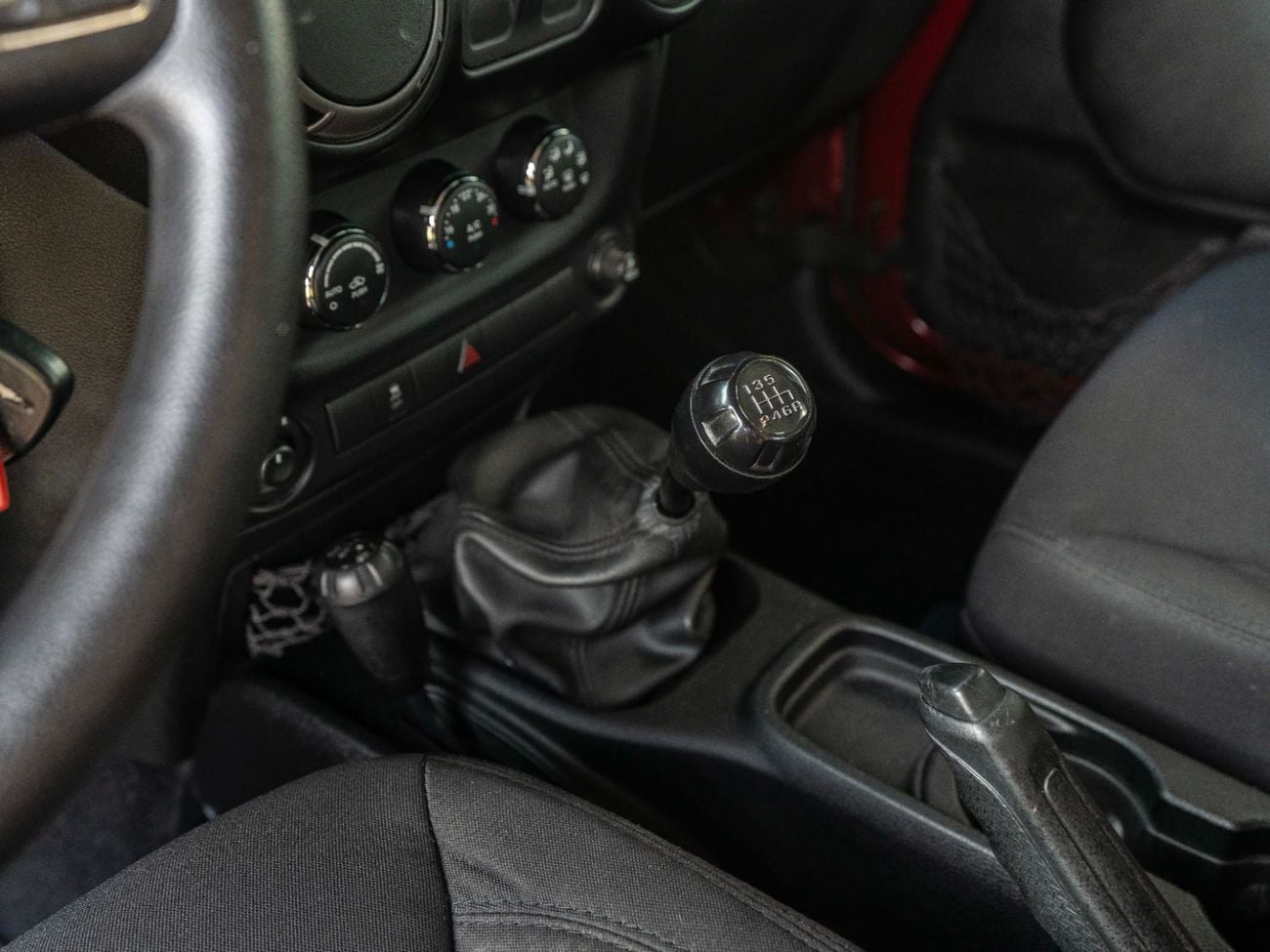 Jeep Wrangler Sport 3.6L M/T