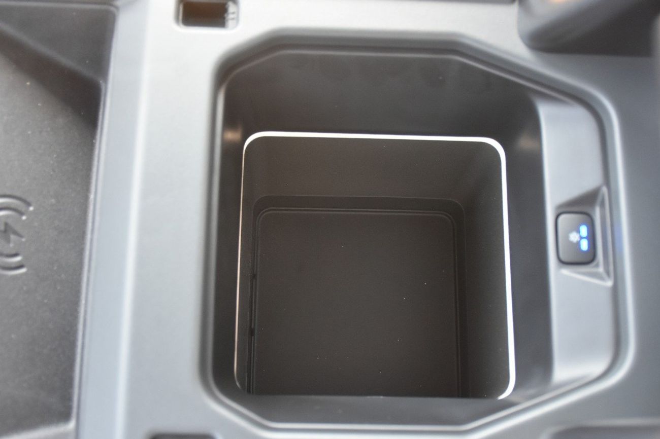 لاند روفر ديفندر P400 110 S 3.0L (7 Seater)