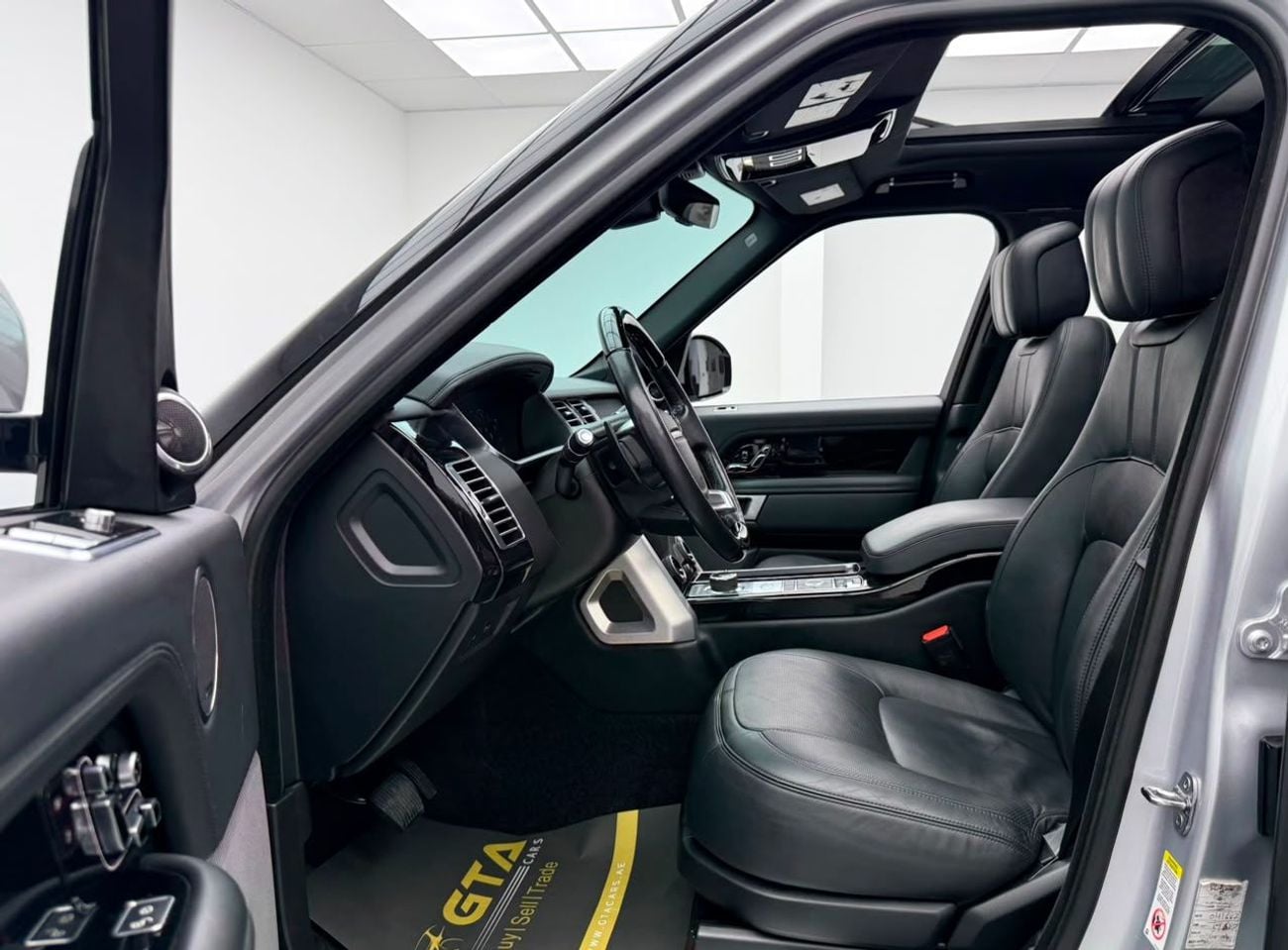 Land Rover Range Rover 2020 Range Rover Vogue P525, Warranty, Fully Loaded, Excellent Condition, Clean Title
