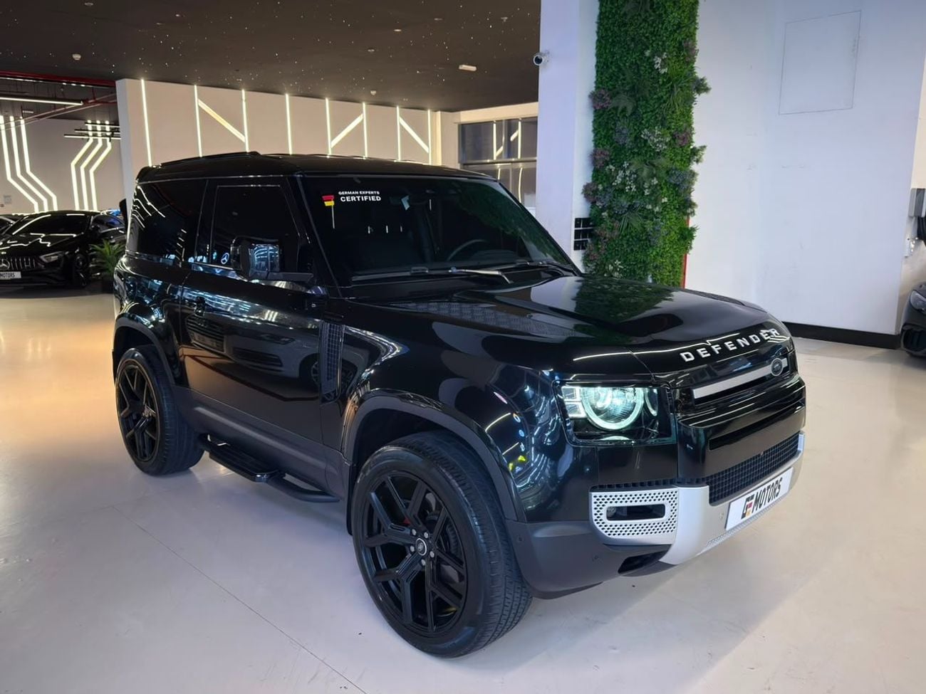 لاند روفر ديفندر 90 SE P300 SE P300