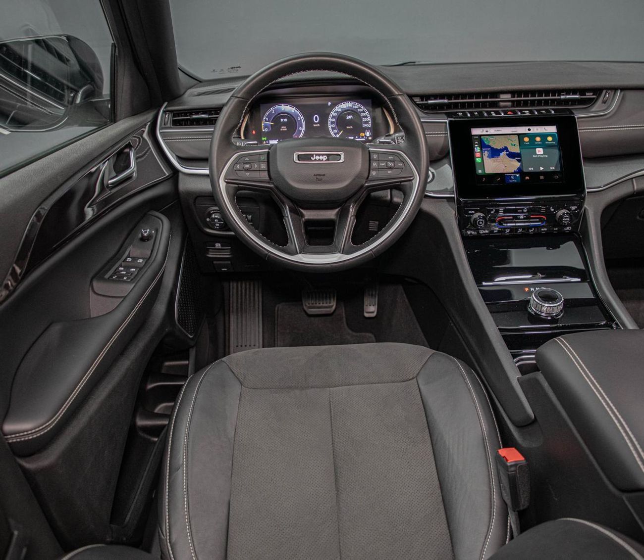 Jeep Grand Cherokee L Altitude 3.6L Apple CarPlay• 7 Seats • Warranty + Service Contract Available • GCC