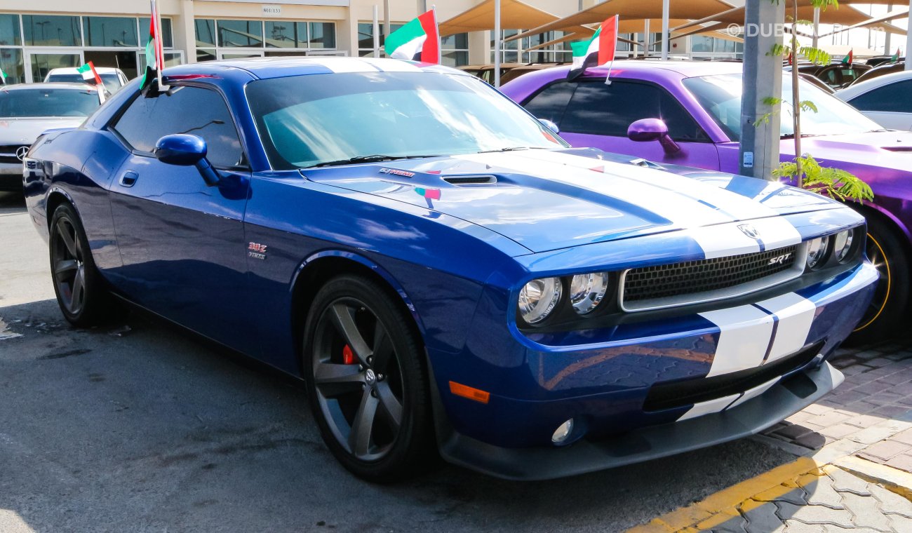 Dodge Challenger SRT 6.1