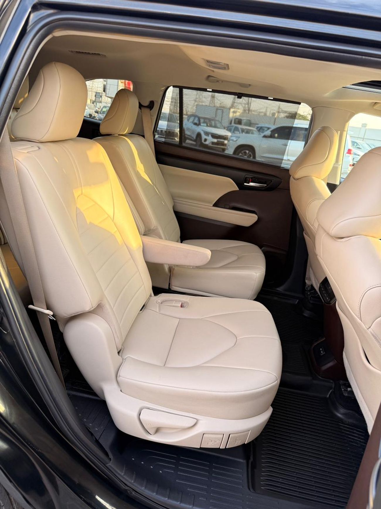 Toyota Highlander XLE 3.6 L Full Option