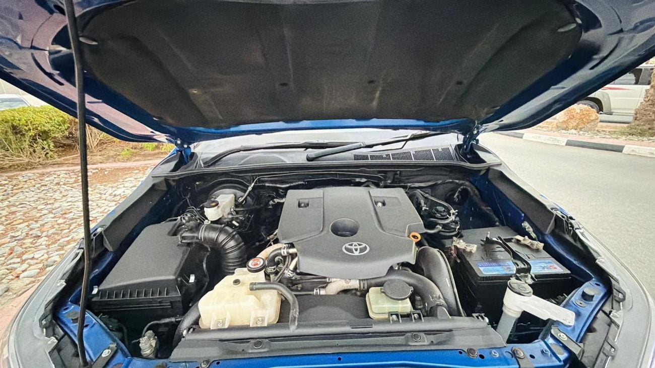 Toyota Hilux GR SPORTS BODY KIT INSTALLED | DOUBLE CABIN | MANUAL TRANSMISSION | 2.8L DIESEL | POWER SEATS | SPOR