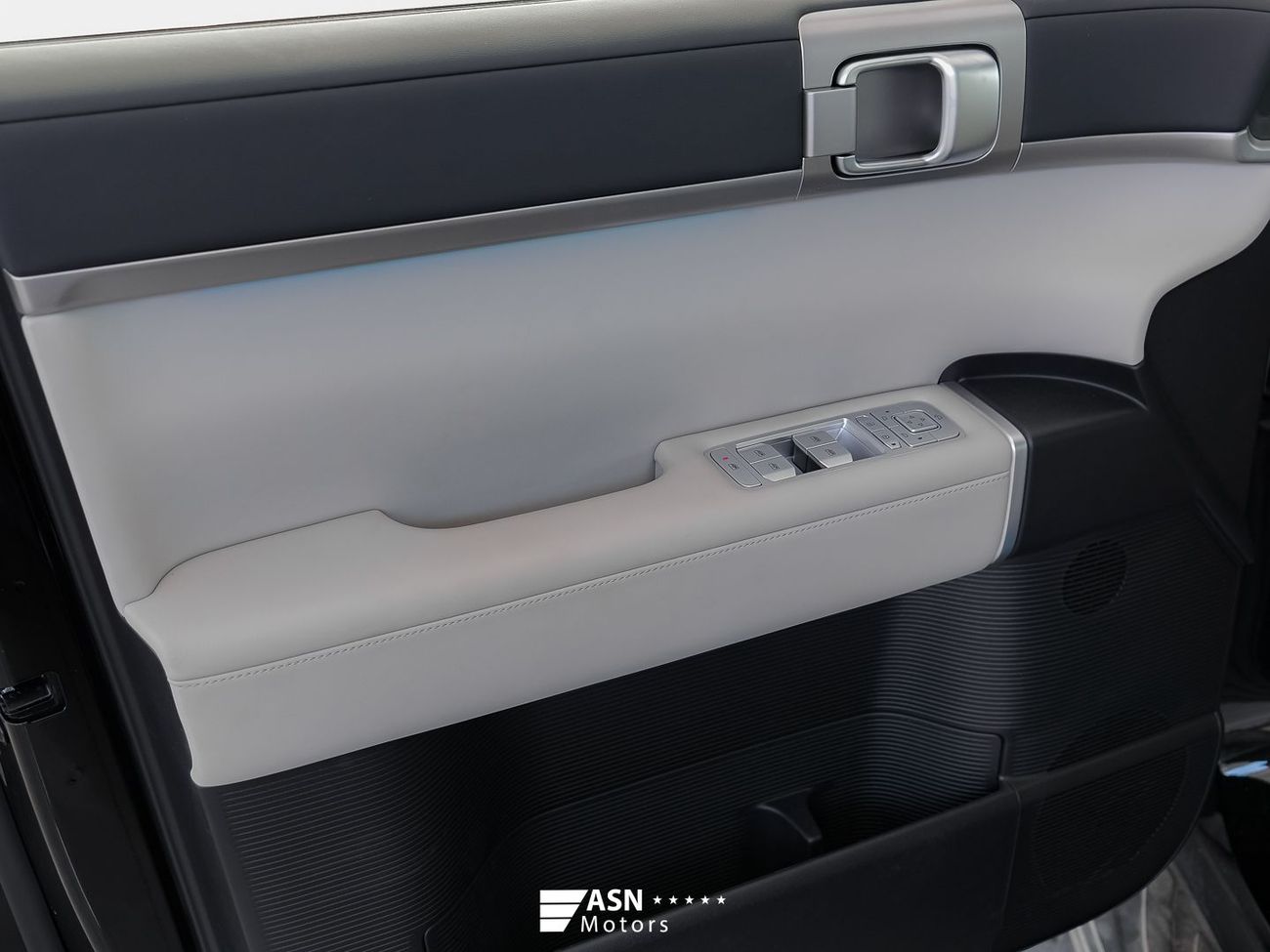 بي واي دي ليوبارد تيتانيوم 7 Ultra Edition 1.5 Plug-In Hybrid 190KM 4WD 2025 White Interior (Export Price)