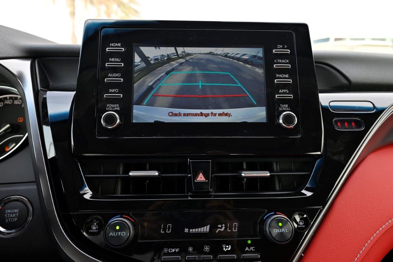 Toyota Camry SE Petrol