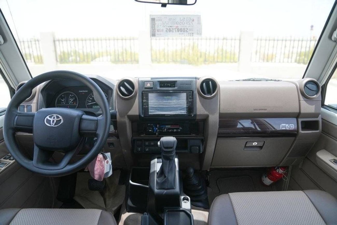 تويوتا لاند كروزر بيك آب 2025 Toyota Land Cruiser LC 79 DC 2.8L AT Diesel (White)