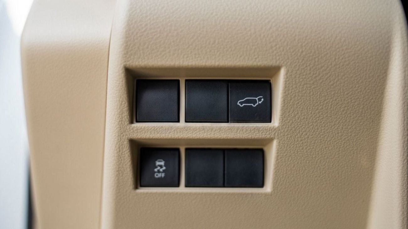 Toyota Land Cruiser LC300 VXR 3.3D AT MY2025 – WHITE