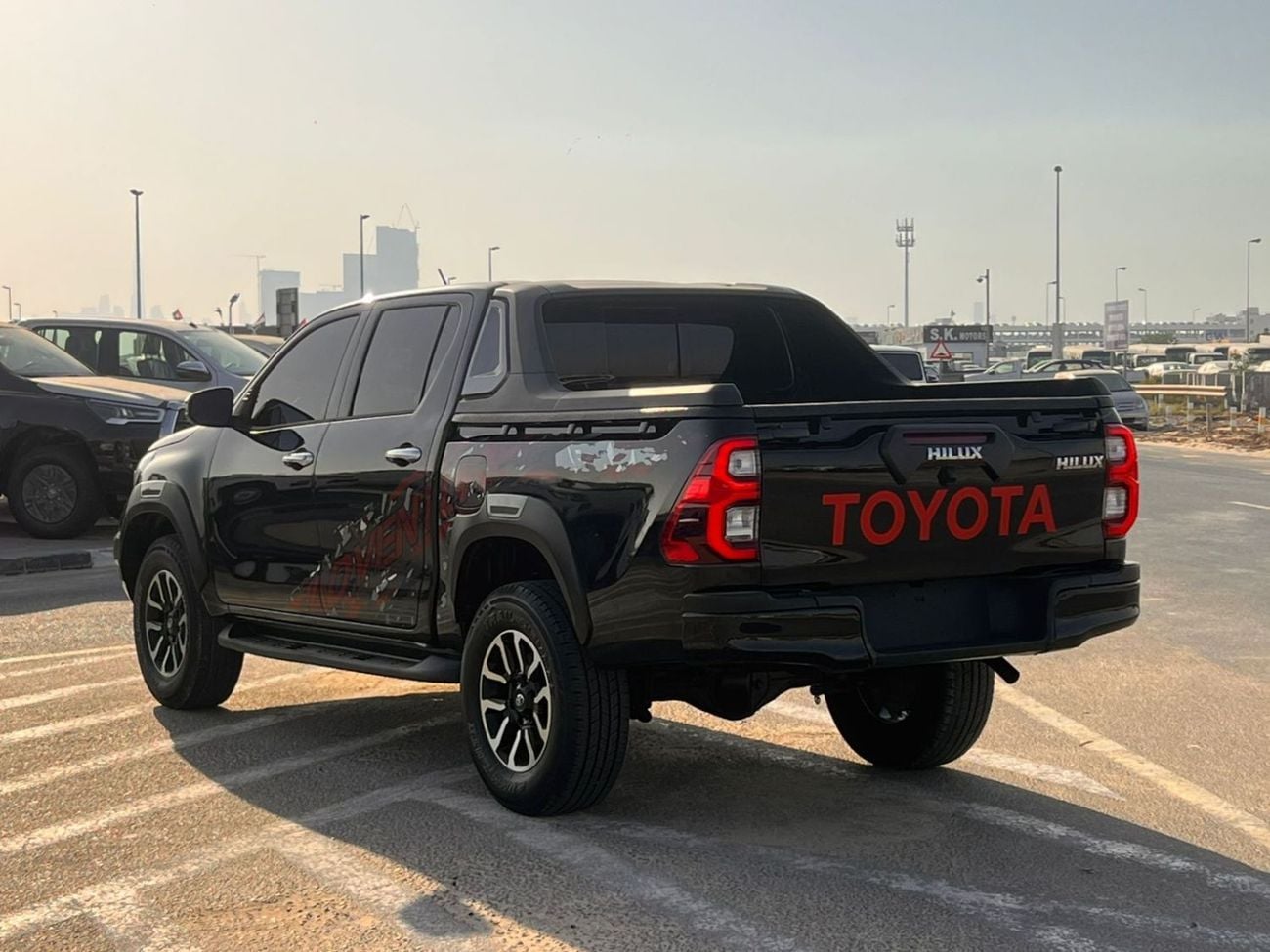 تويوتا هيلوكس GLS 2019 Toyota Hilux Modified - 2.7L V4 GCC- AWD 4x4- Rear Camera - Push start - Patrol -