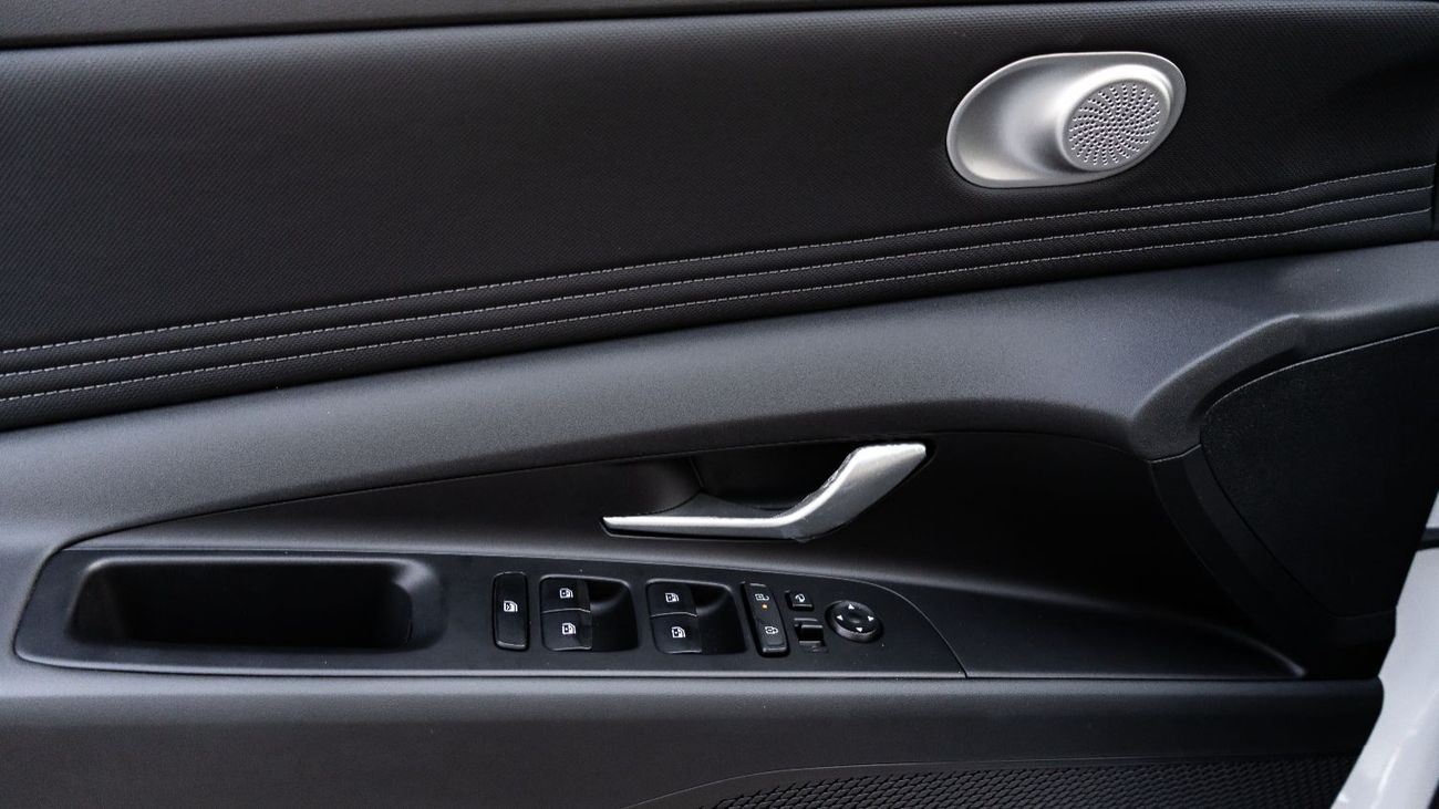 هيونداي إلانترا 2025 | HYUNDAI ELANTRA 1.5L CVT LUX PREMIUM [ EXPORT ONLY ]