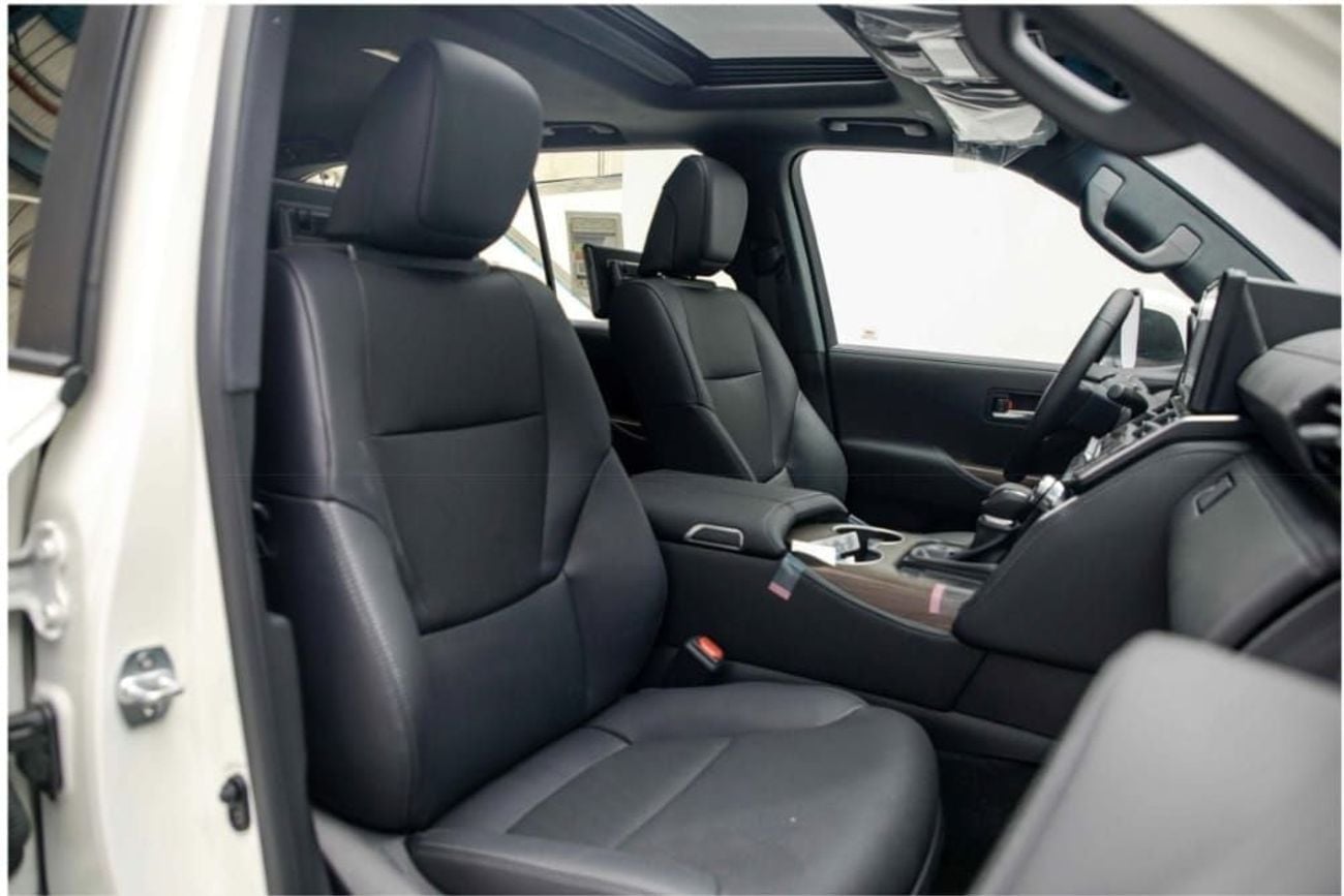 تويوتا لاند كروزر Toyota Land Cruiser GXR is a 7-seater, 4WD SUV with a 4.0L