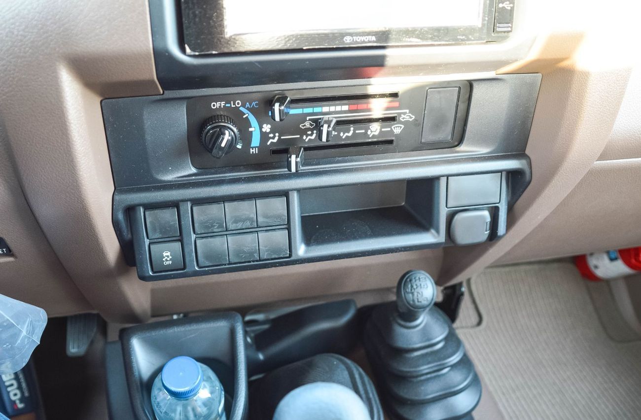 تويوتا لاند كروزر بيك آب TOYOTA LAND CRUISER 79 2.8L DC MT PICKUP 2025