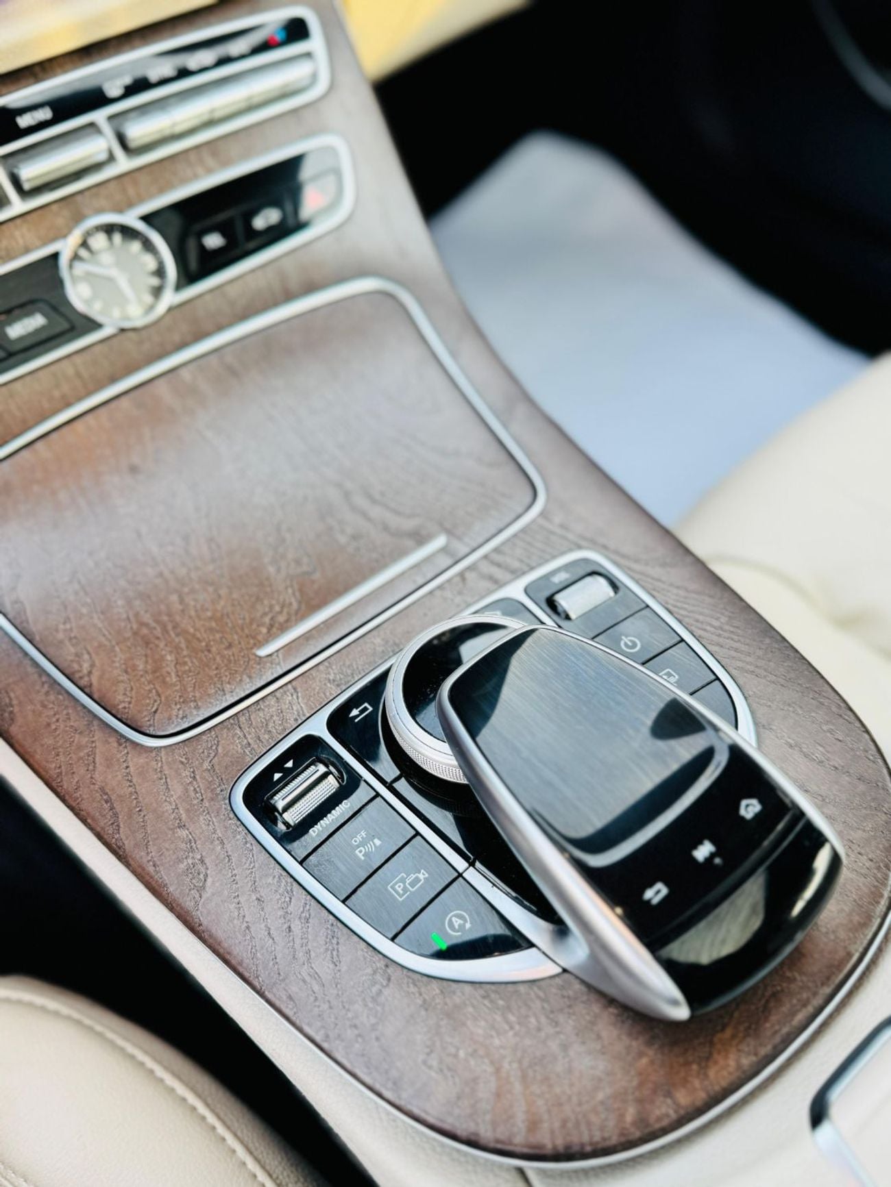 مرسيدس بنز E300 AVANTGARDE SPORT