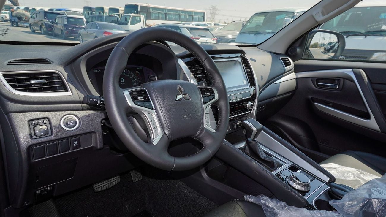 ميتسوبيشي باجيرو ميني ECTAGR040 - Mitsubishi Pajero Sport GLS Highline - 2.4L Diesel Auto - Silver