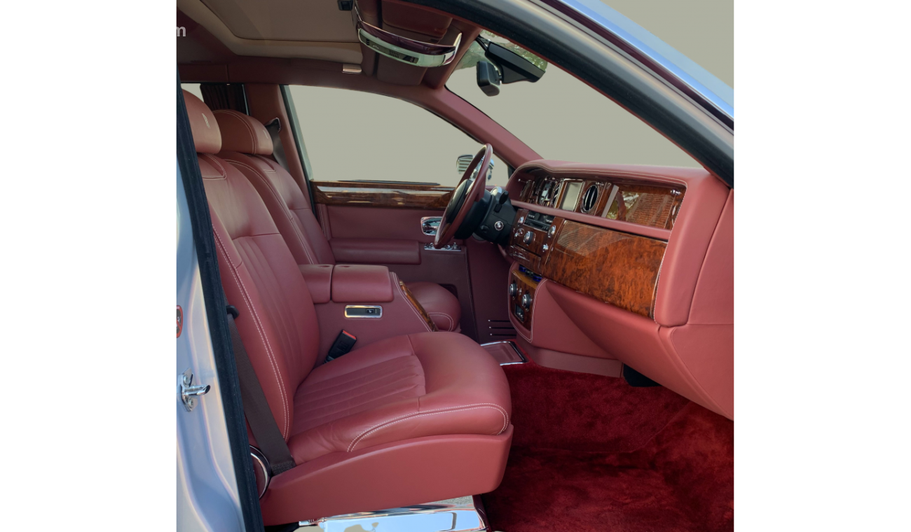 Rolls-Royce Phantom FULL OPTION - PRISTINE CONDITION - VERY LOW KILOMETERS DRIVEN - 100% ACCIDENT FREE