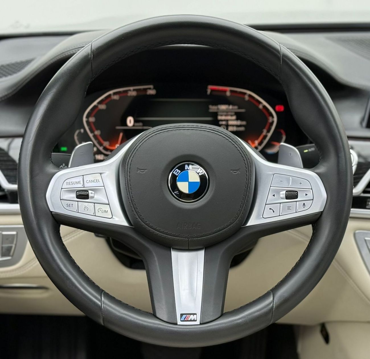 بي أم دبليو 730Li 2020 BMW 730Li, Warranty, Very Low Km, Fully Loaded, Excellent Condition, GCC