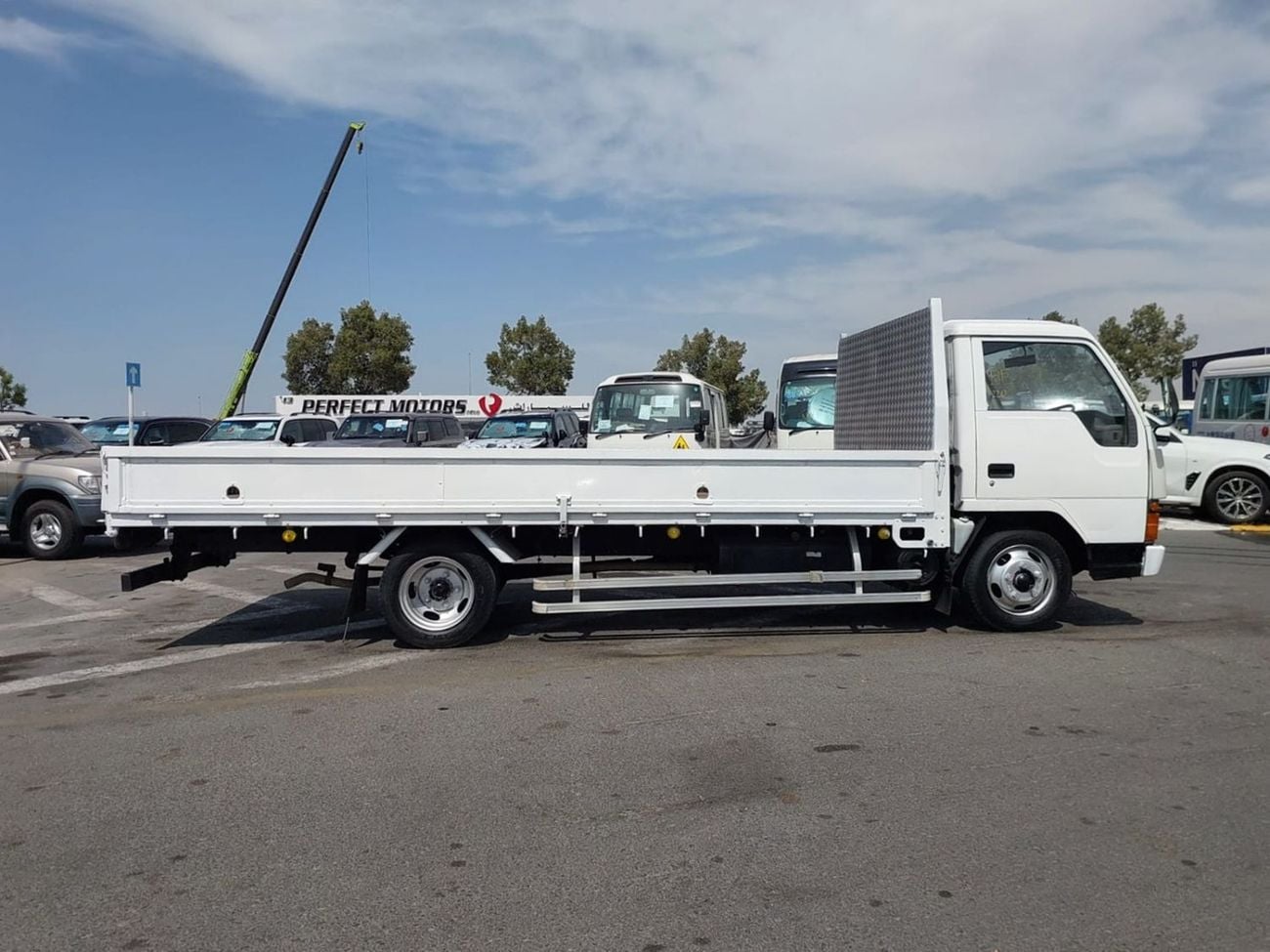 Mitsubishi Fuso Canter (RAMADAN OFFER) MITSUBISHI CANTER TRUCK RHD 1990 MODEL 3.9 L DIESEL MANUAL(PM40199)