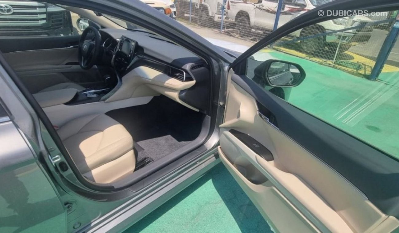 Toyota Camry 2.5 GLI  WITH SUN ROOF LEAATHER SEATS  SCREEN CAMERA