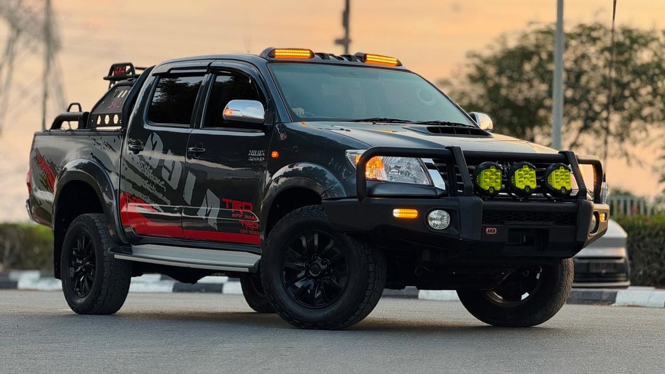 تويوتا هيلوكس HEAVY BULL BAR & SPORTS BAR | LEATHER SEATS | 3.0L | AUTOMATIC TRANSMISSION | RHD