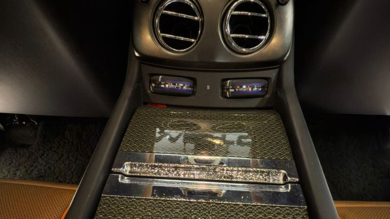 رولز رويس واريث Black Badge 2018 - GCC Specs - Impeccable Condition