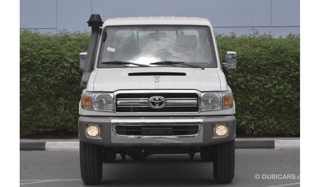 Toyota Land Cruiser Pick Up 79 SINGLE CAB PICKUP V8 4.5L TURBO DIESEL 3 SEAT MANUAL TRANSMISSION LIMITED EDITION