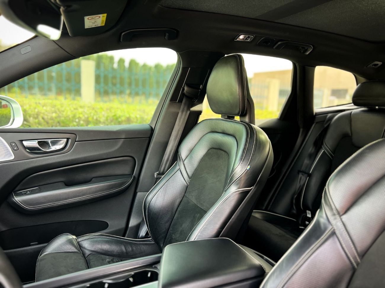 Volvo XC60 T6 R Design Plus