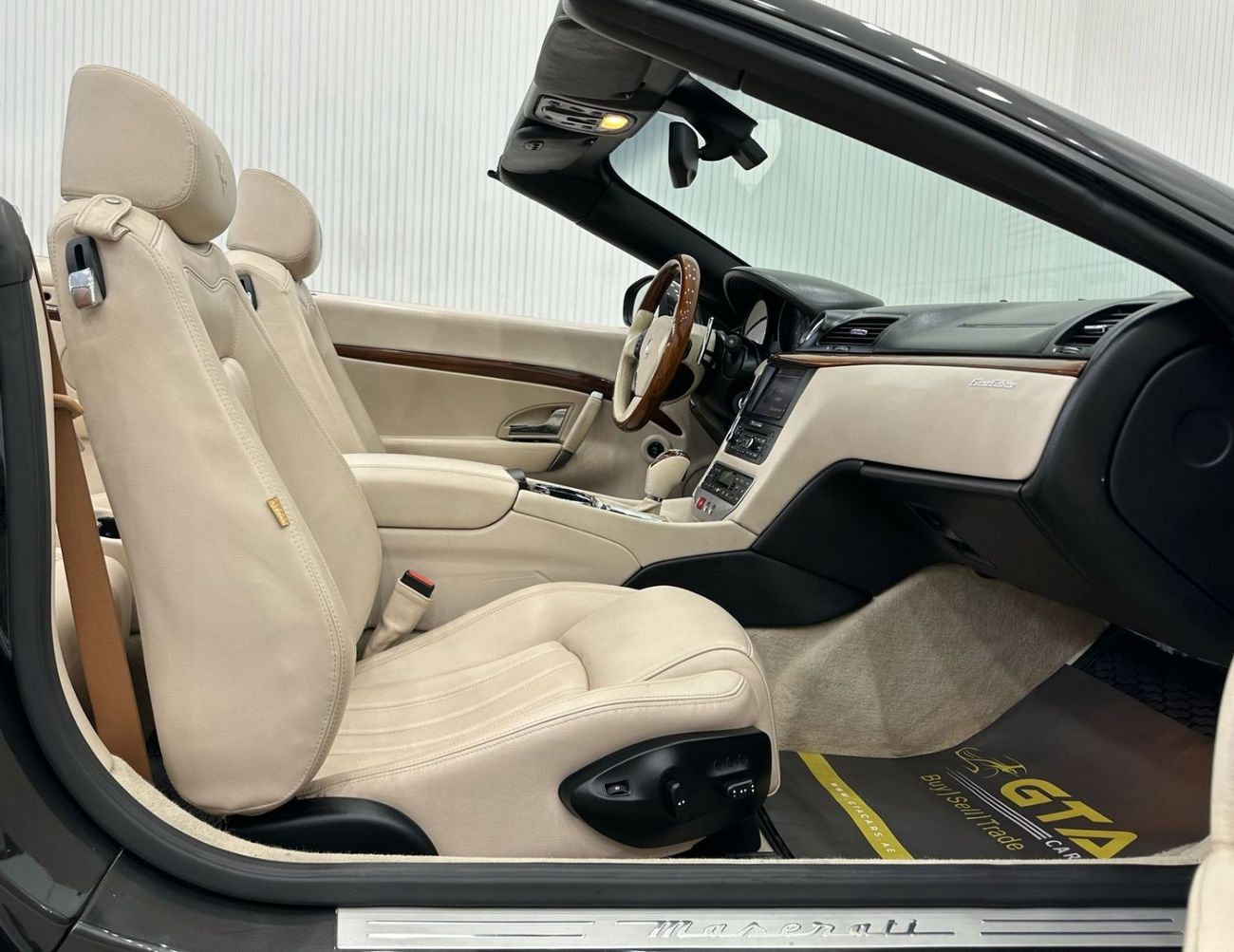 Maserati GranCabrio 2011 Maserati GranCabrio, Full Service History, GCC