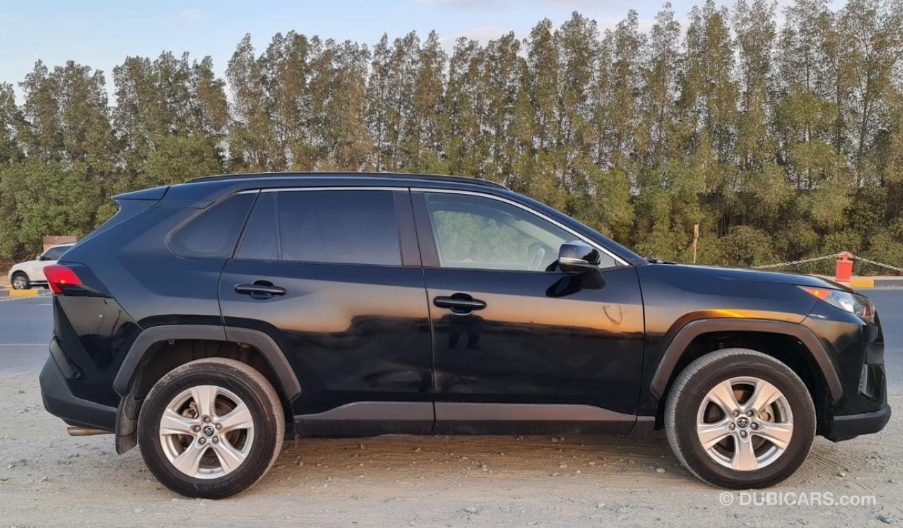 Toyota RAV4 2019 XLE, PUSH START, 4WD